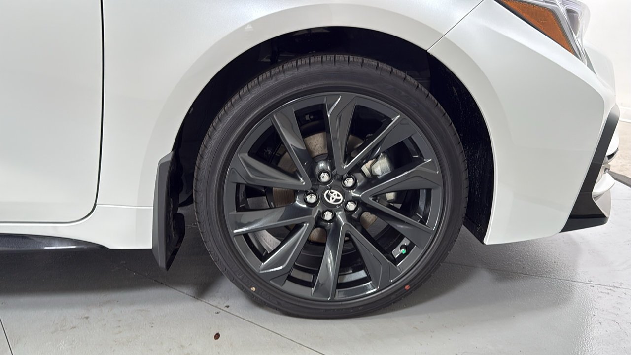 New 2027 Wind Chill Pearl <sup>1</sup> Toyota  SE image 21