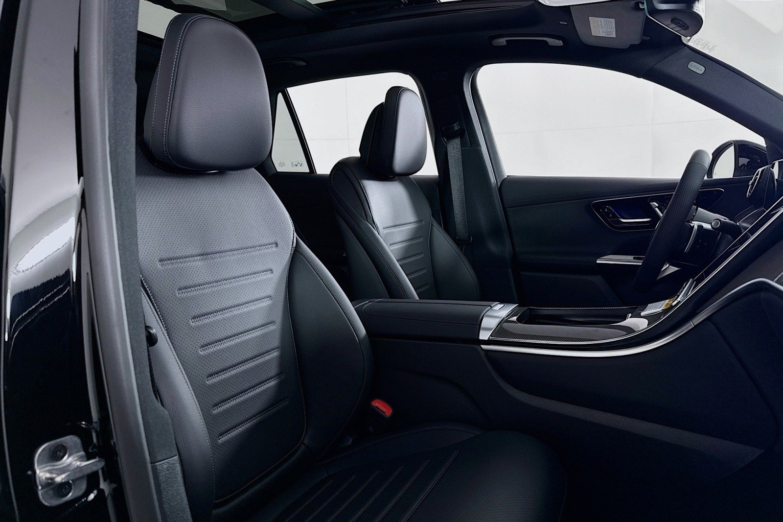 New 2026 Black Mercedes-Benz GLC 300 SUV image 14