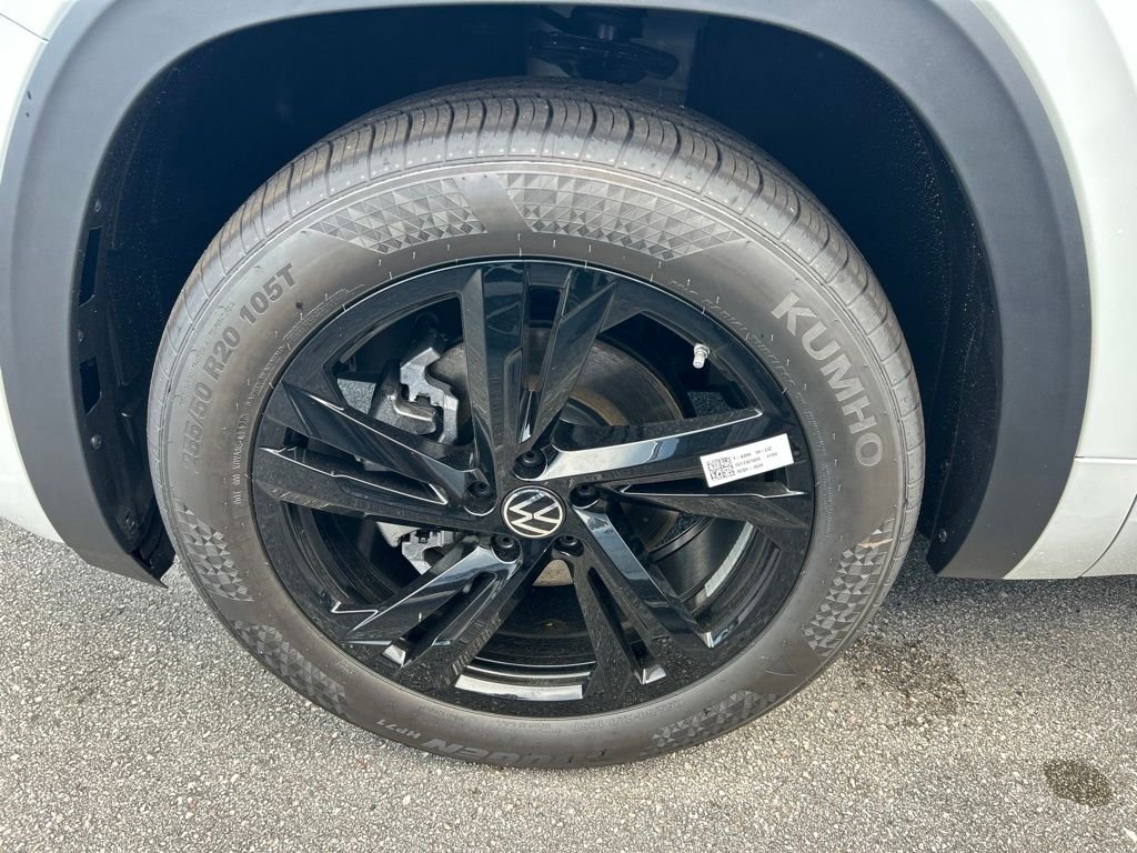 New 2026 White Volkswagen 2.0T SEL R-Line Black image 59