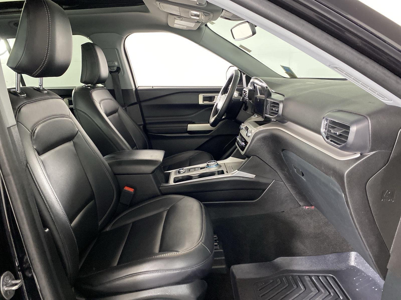 Used 2023 Agate Black Metallic Ford XLT image 48