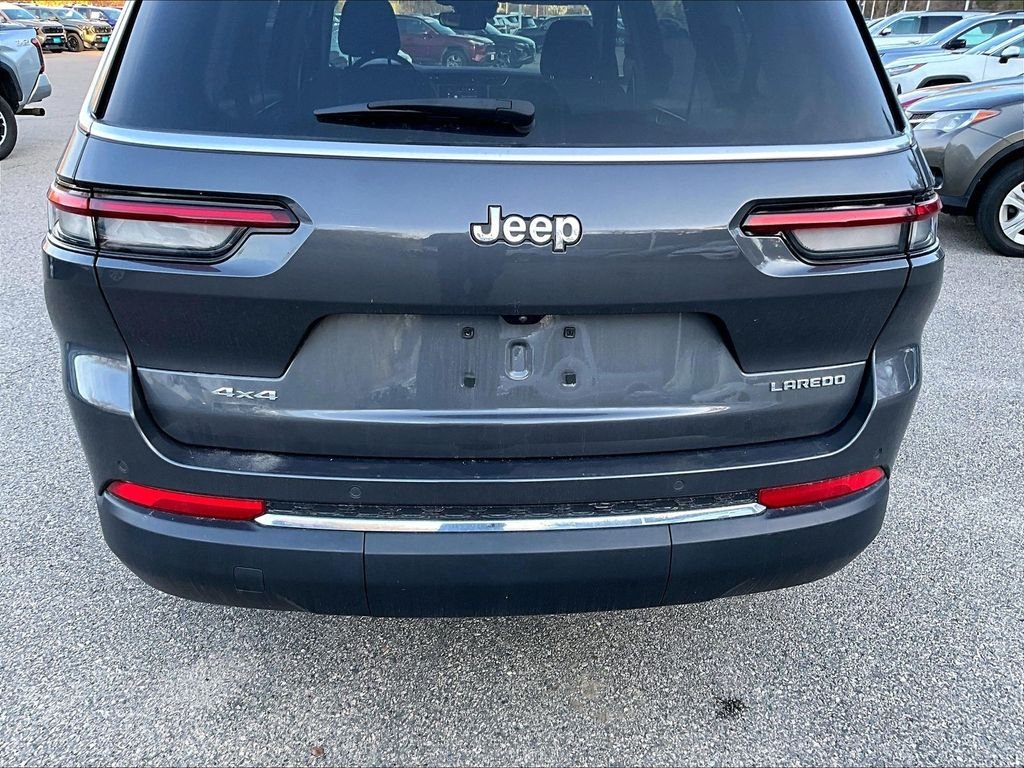 Used 2023 Gray Jeep Laredo image 7