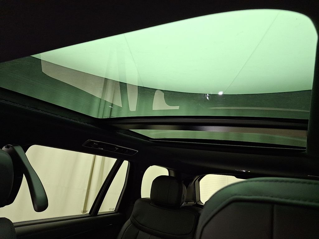 New 2026 Santorini Black Land Rover SE image 12