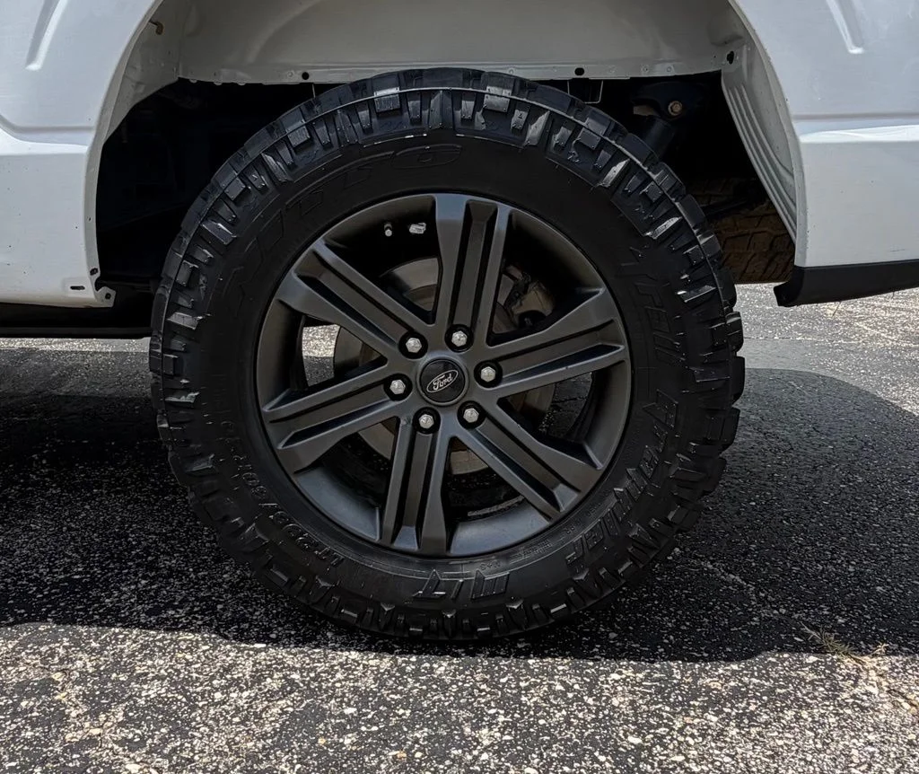 Used 2022 White Ford XLT image 32
