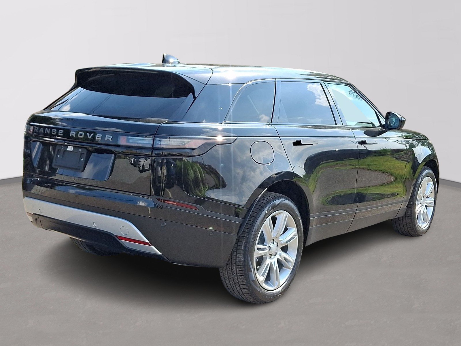 New 2026 Santorini Black LAND ROVER S image 3