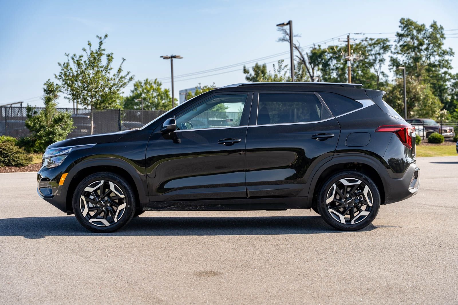 Used 2026 Black Kia SX image 4