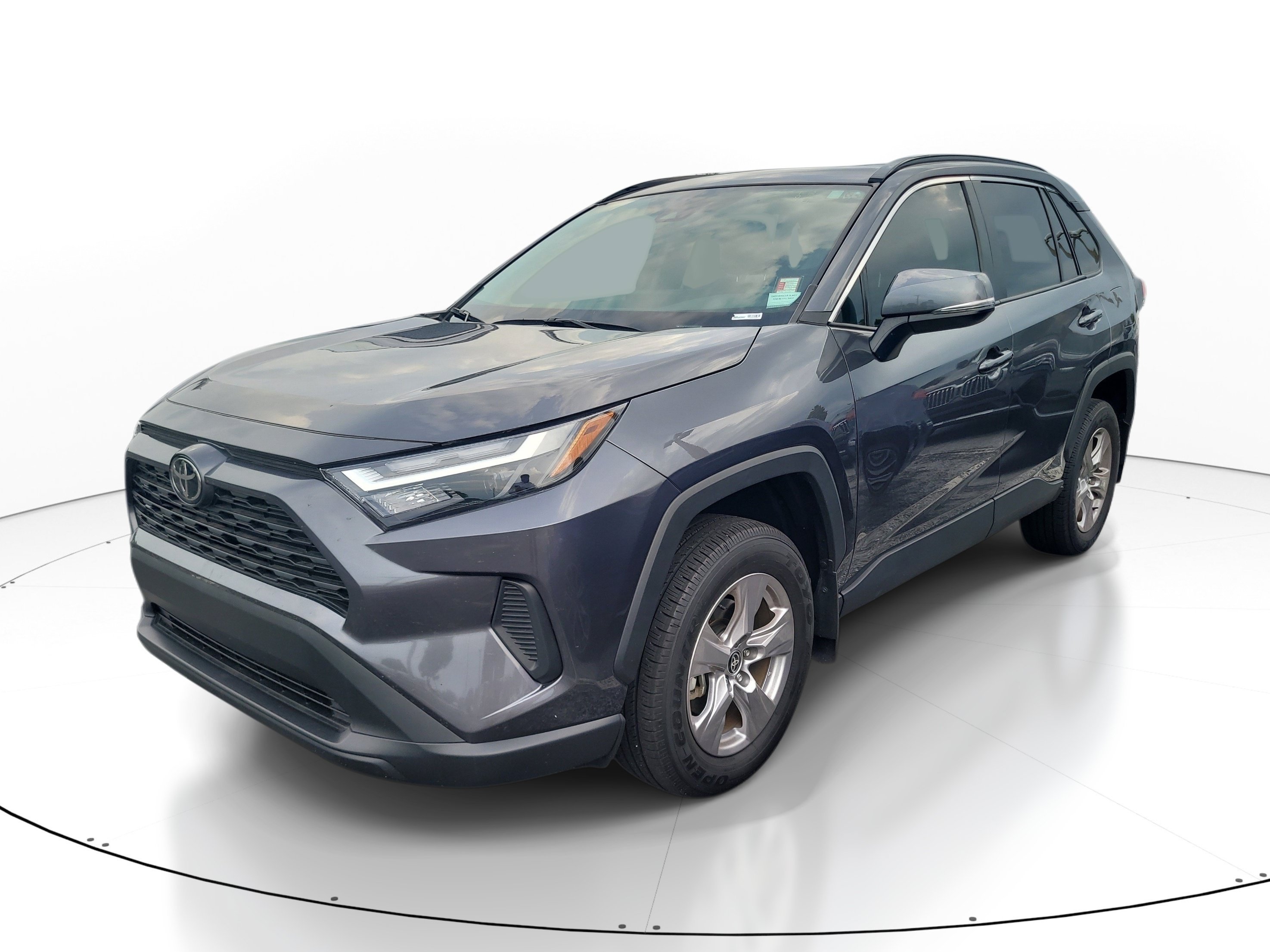 Used 2025 Magnetic Gray Metallic Toyota XLE image 3