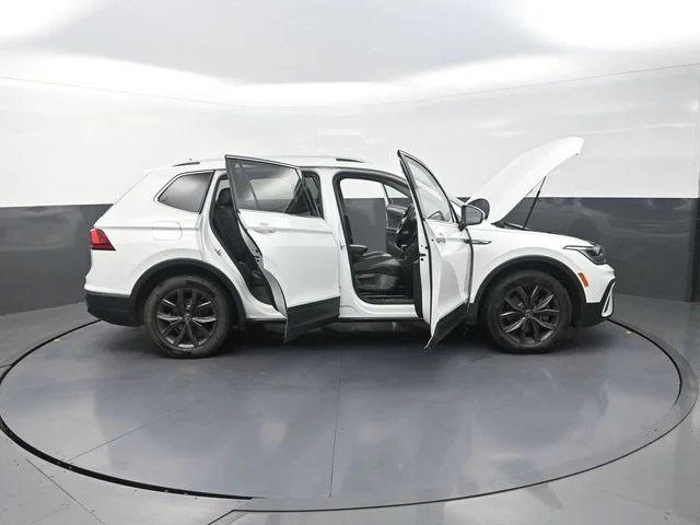 Used 2022 White Volkswagen 2.0T SE image 46
