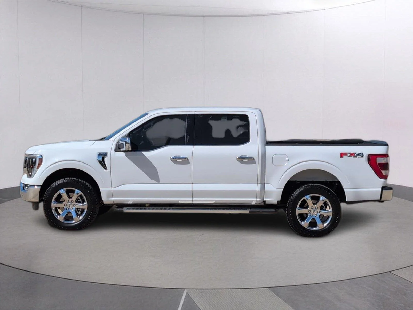 Used 2023 Oxford White Ford LARIAT image 2