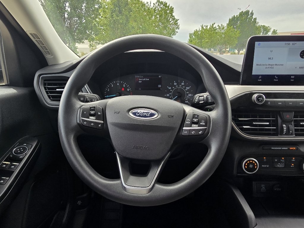 Used 2022 Agate Black Metallic Ford SE image 27