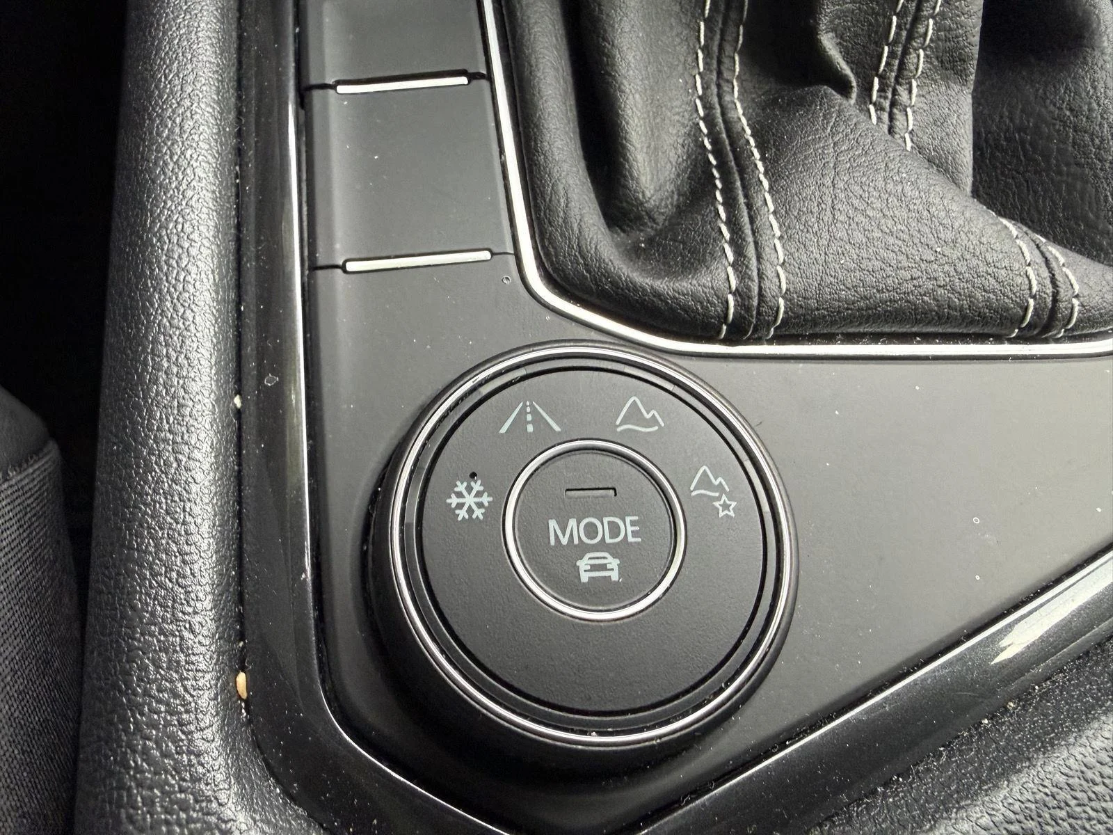 Used 2024 Deep Black Pearl Volkswagen SE R-Line Black image 14
