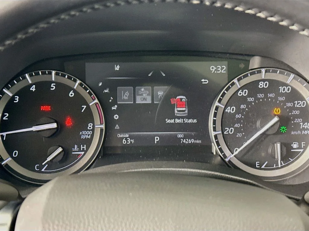 Used 2021 Blizzard Pearl Toyota XLE image 13