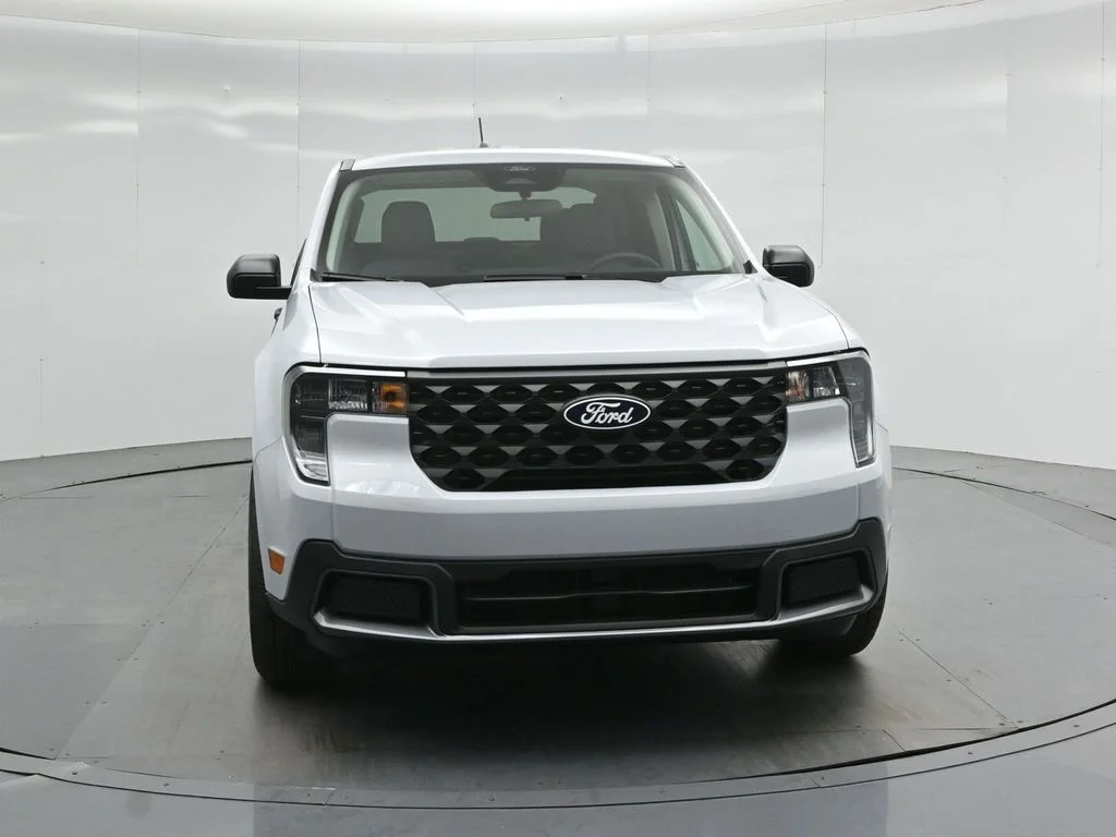 New 2026 Space White Metallic Ford XLT image 47