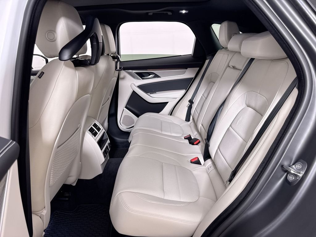2026 Jaguar F-Pace R-Dynamic S - Photo 21