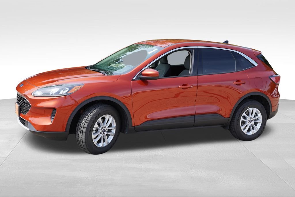 Used 2020 Sedona Orange Metallic Ford SE image 10
