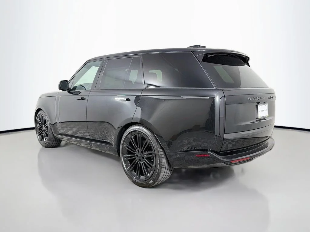 New 2026 Santorini Black Land Rover SE image 7
