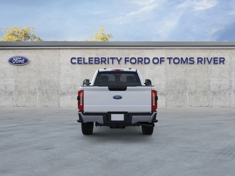 New 2025 Oxford White Ford F-350® XLT image 27