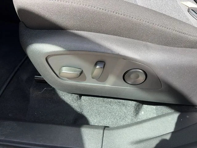New 2026 White GMC Elevation image 13