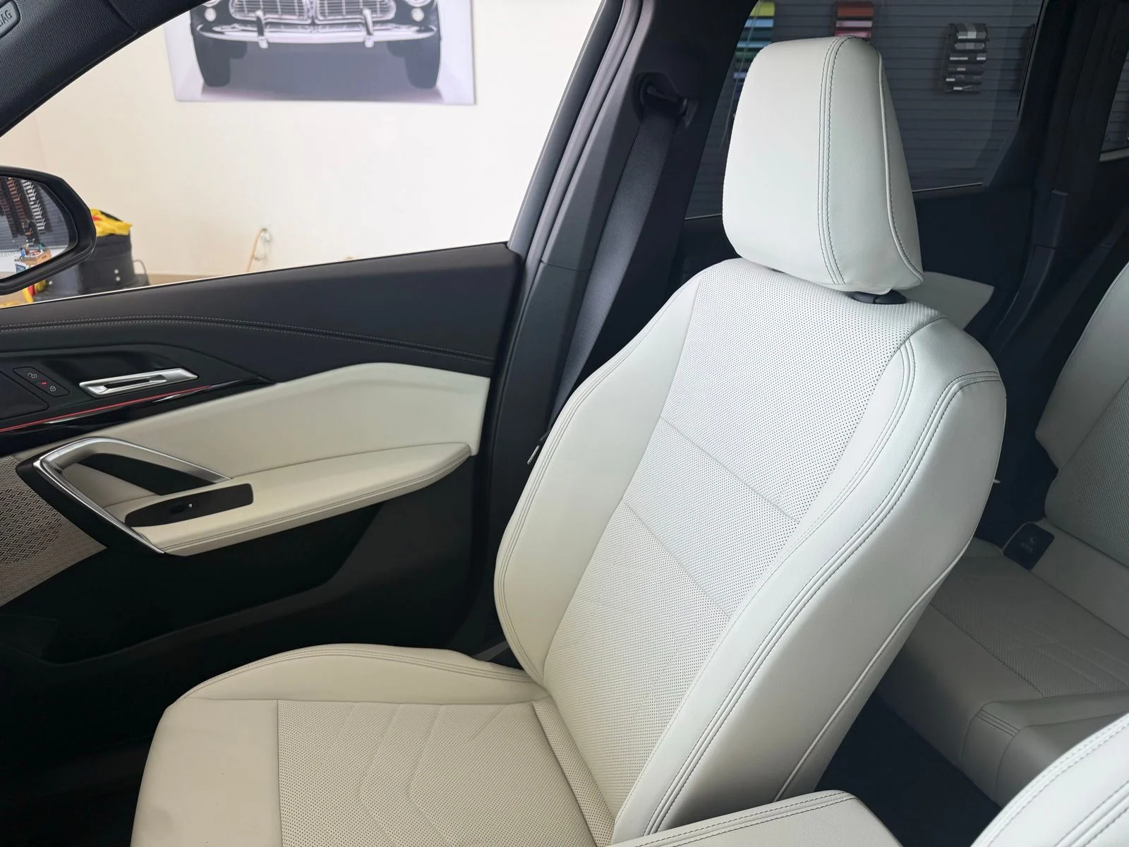 New 2026 Cape York Green Metallic BMW xDrive28i image 18