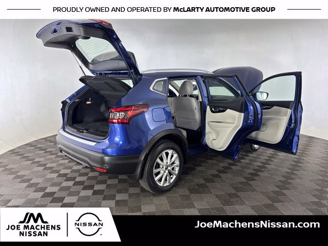 Used 2022 Blue Nissan SV image 19