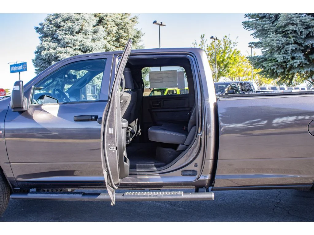 New 2026 Granite Crystal Metallic Clearcoat Ram Tradesman image 15