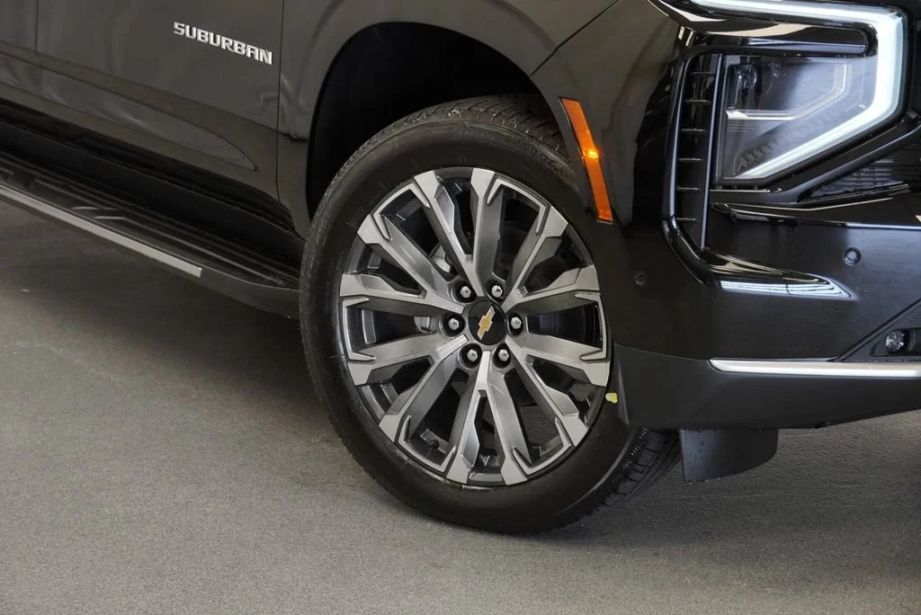 New 2026 Black Chevrolet High Country image 10
