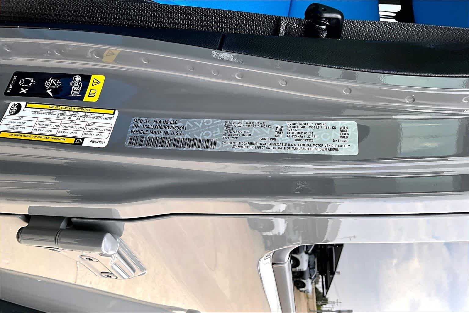 Used 2023 Sting-Gray Clearcoat Jeep Rubicon image 32