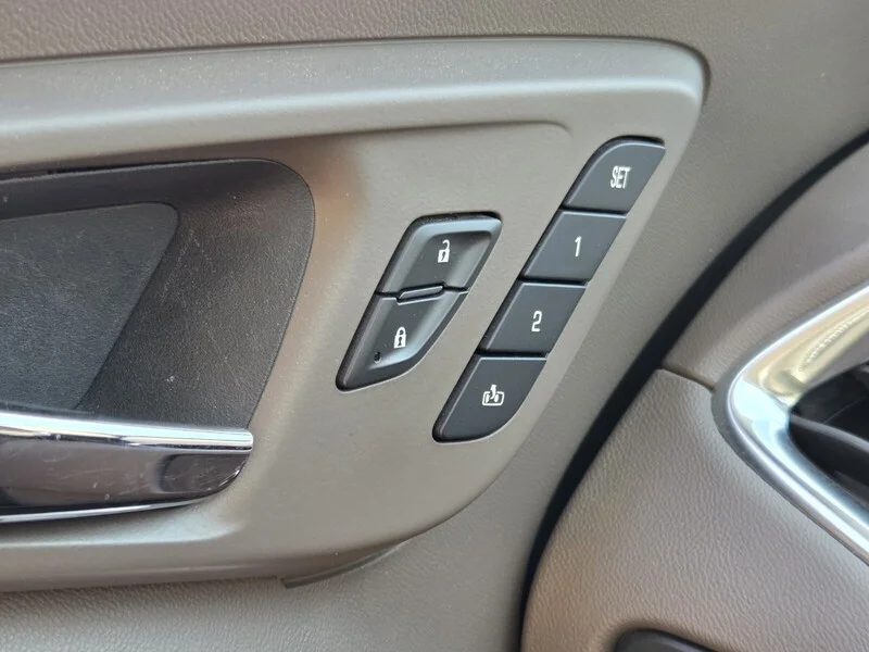 Used 2024 Mineral Gray Metallic CHEVROLET LT image 33