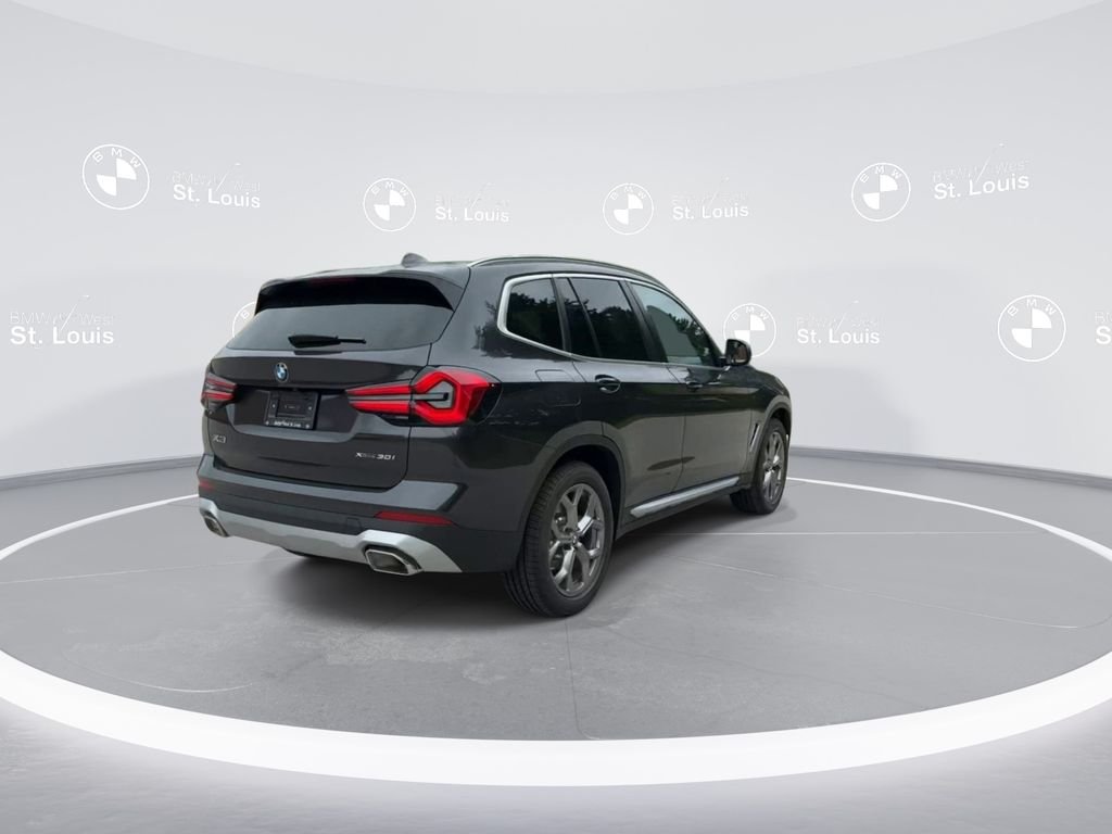 Used 2024 Gray BMW xDrive30i image 24