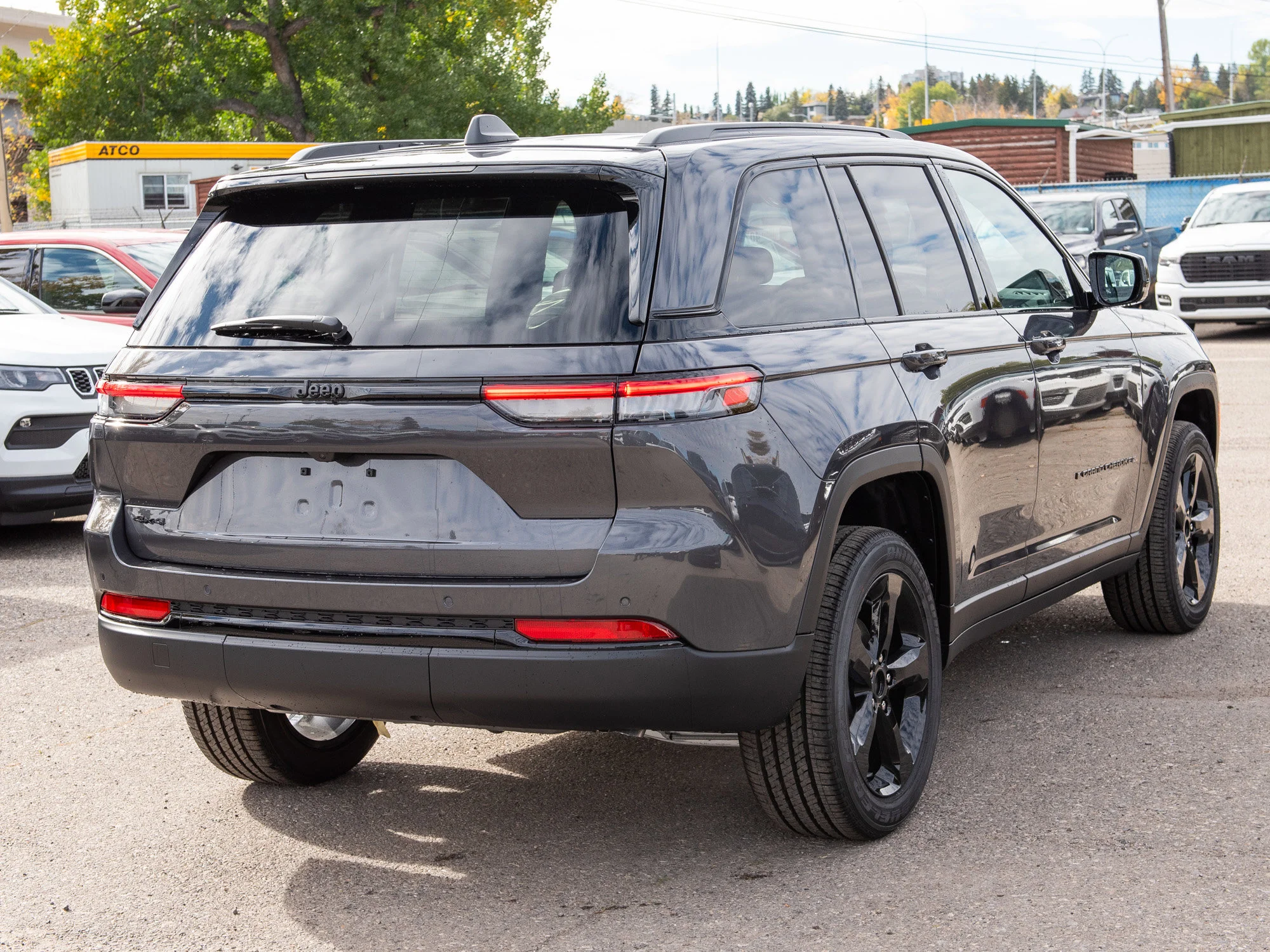 New 2025 Grey Jeep Altitude* 4x4, Sunroof, Remote Start, Heated Seats/Wheel image 5