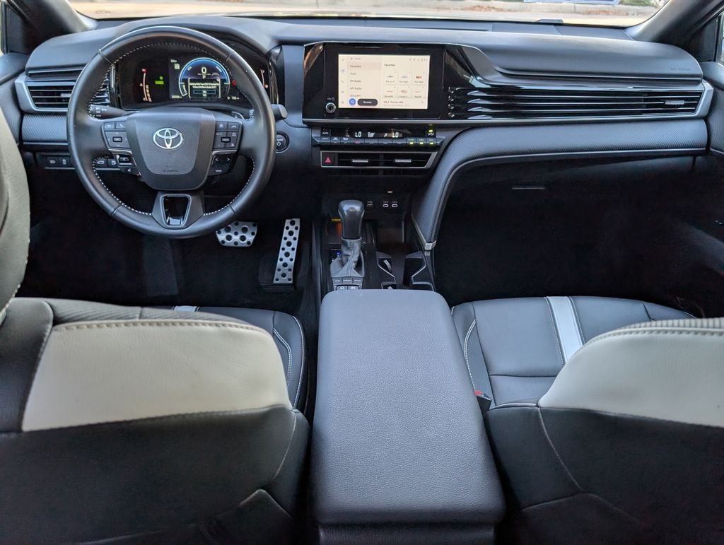 Used 2025  Toyota LE image 17