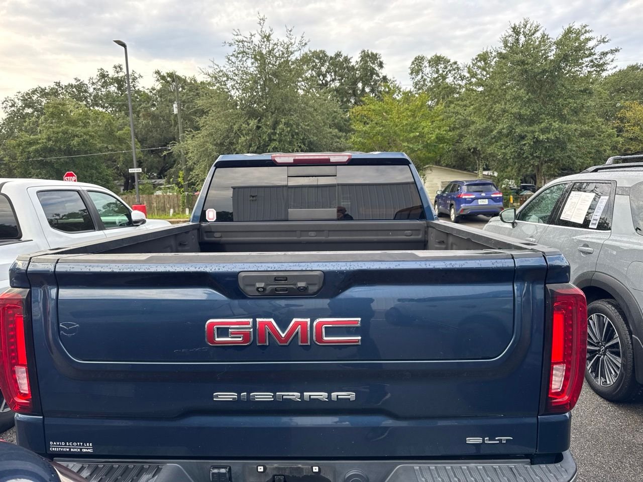 Used 2022 Blue GMC SLT image 9