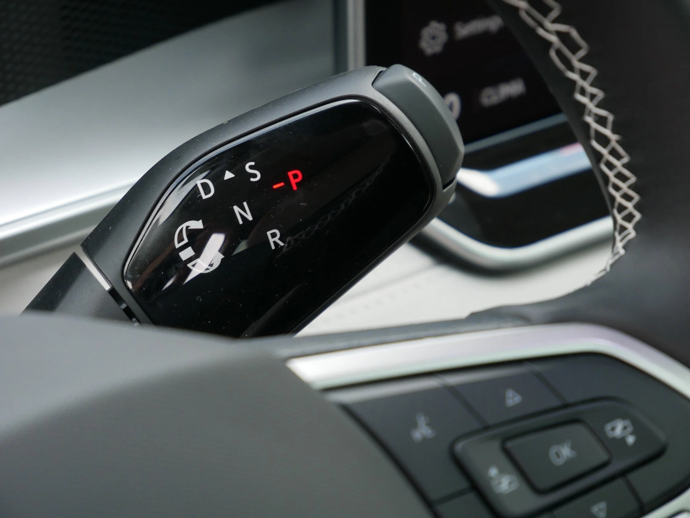 New 2026 Deep Black Pearl Volkswagen SE image 10