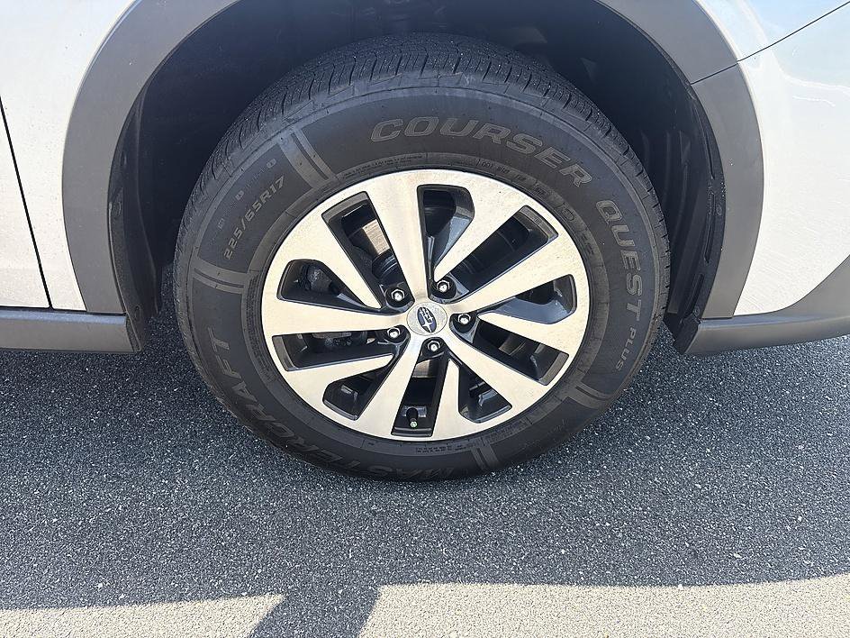 Used 2022 Ice Silver Metallic Subaru Premium image 11
