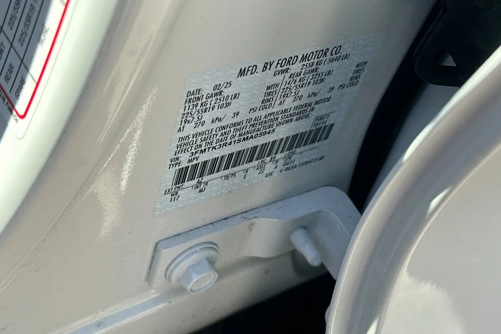 Used 2025 White Metallic Ford Premium image 30