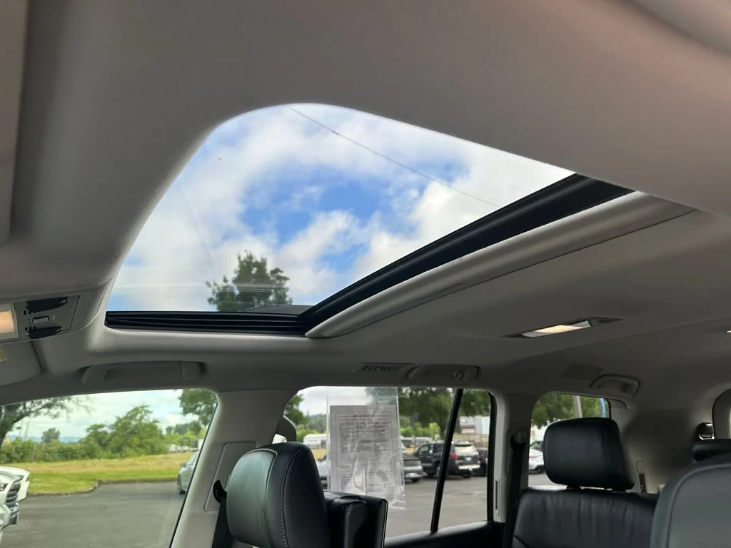 Used 2016 Black Toyota Base image 21