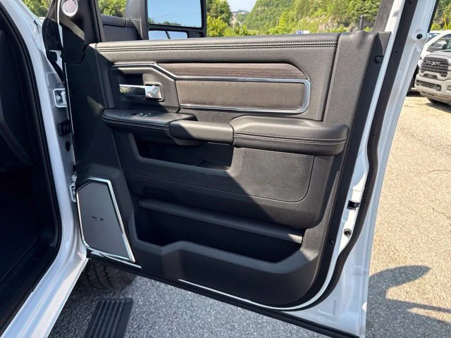 New 2026 Bright White Clear-Coat Exterior Paint RAM Laramie image 30