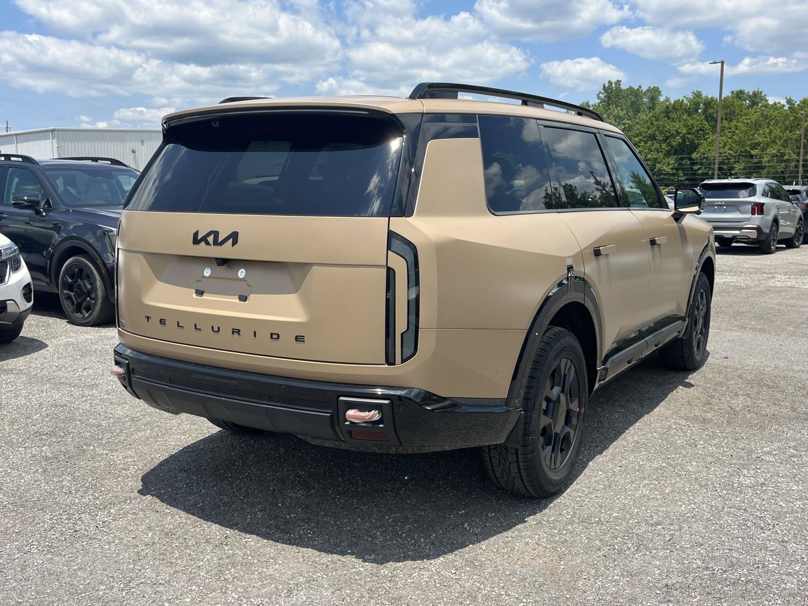 New 2027 Terrain Brown Kia X-Pro SX image 7
