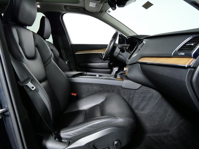 Certified Used 2022  Volvo T5 Momentum image 10