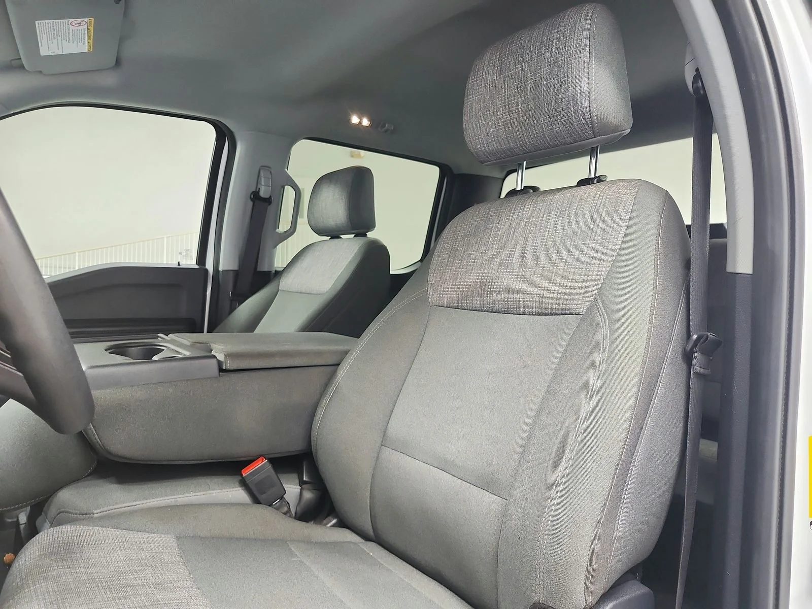 Used 2025 Oxford White Ford XLT image 10