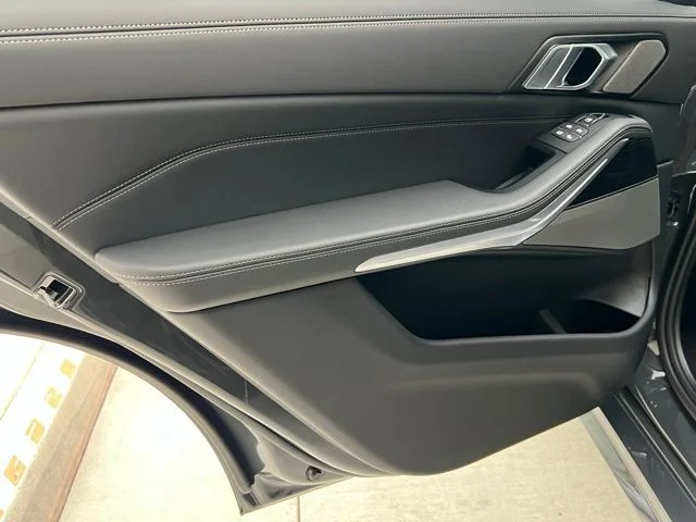 New 2026 Dravit Grey Metallic BMW xDrive40i image 23
