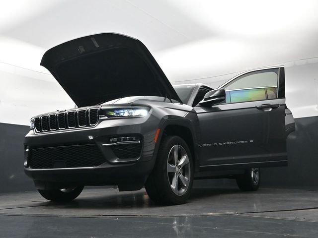 Used 2022 Gray Jeep Limited image 41