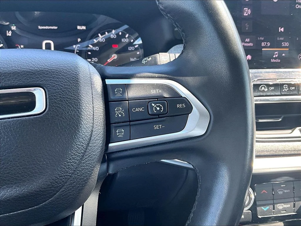 Used 2022 Red Jeep Latitude Lux image 20