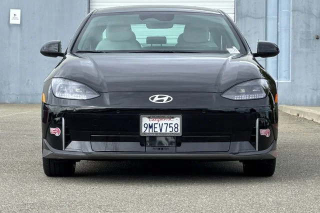 Used 2024 Black Hyundai SEL image 9