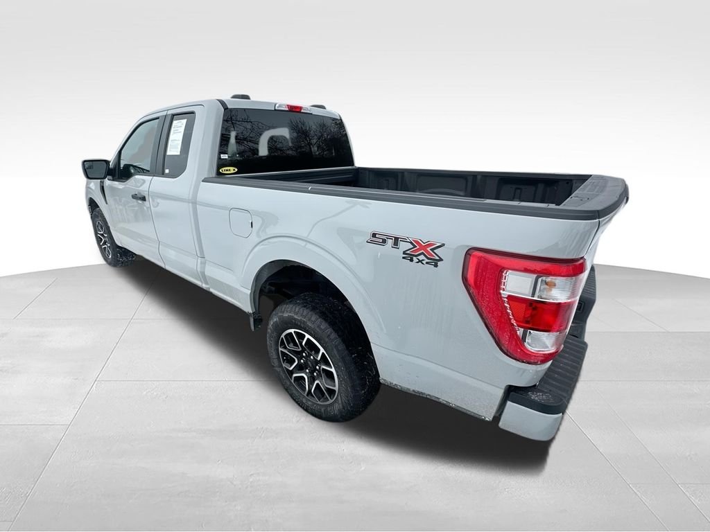 Used 2023 White Ford XL image 6