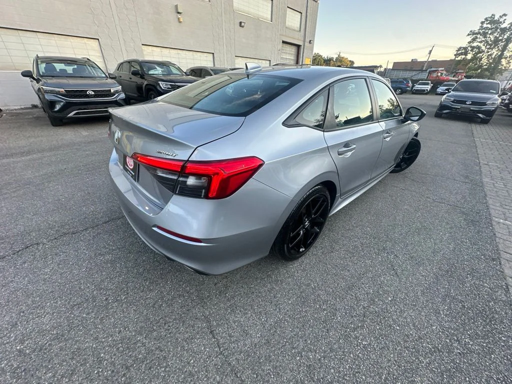Used 2024  Honda Sport image 6