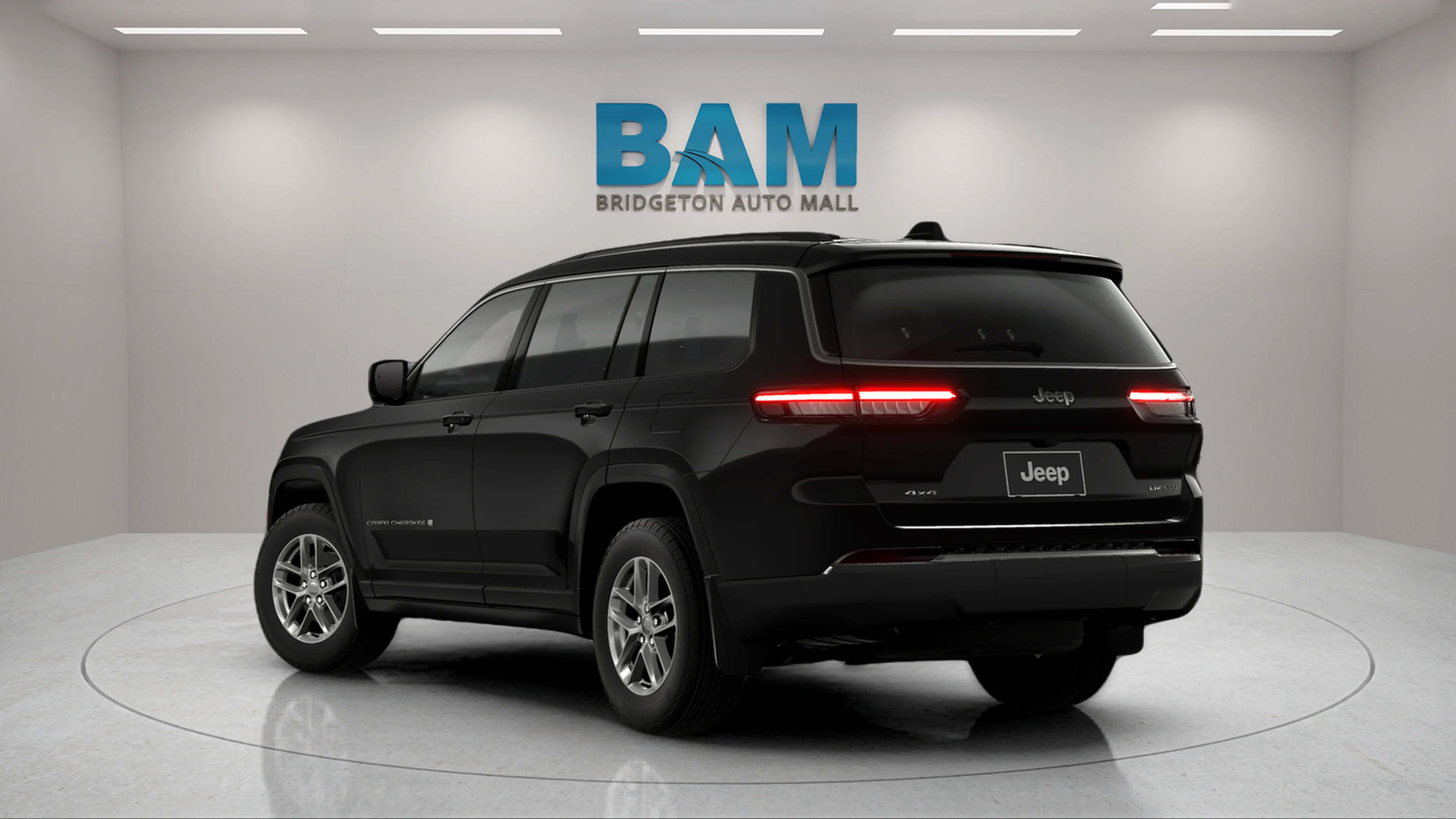 New 2026 Diamond Black Crystal Pearlcoat Jeep Laredo X image 10