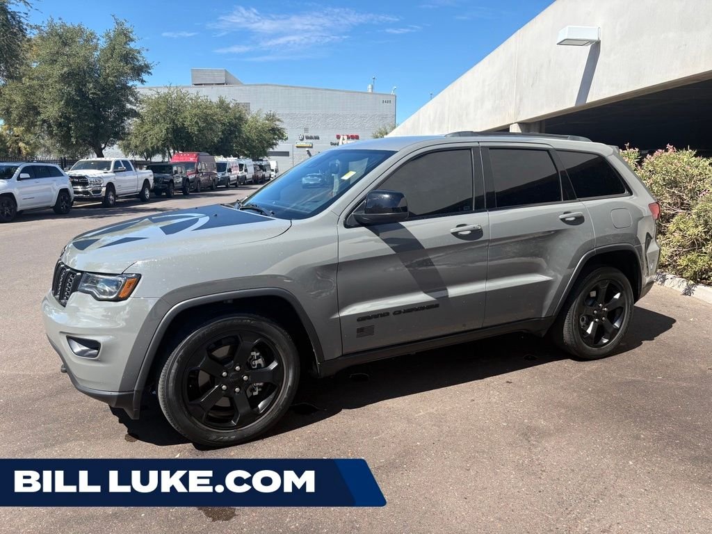 Used 2021 Gray Jeep Laredo image 1
