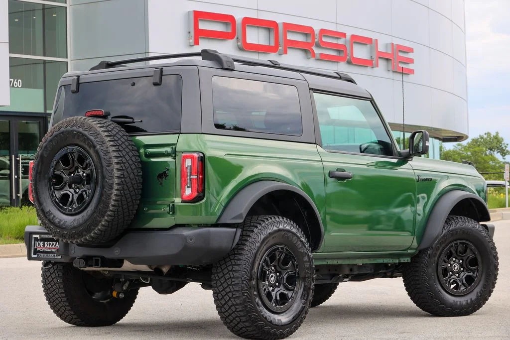Used 2022 Green Ford Wildtrak image 17