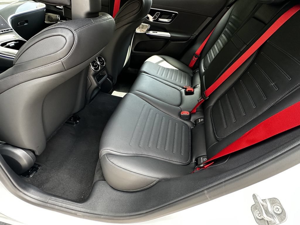 New 2027 MANUFAKTUR Moonlight White Metallic Mercedes-Benz AMG® GLC 53 image 60