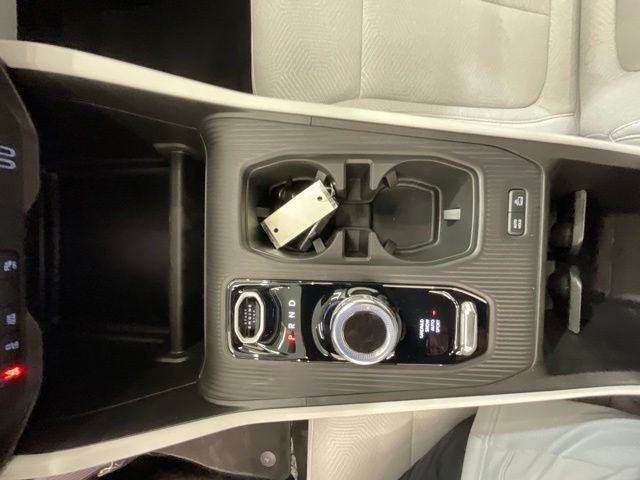 New 2026 Diamond Black Crystal Pearl-Coat Exterior Paint Jeep Laredo image 21